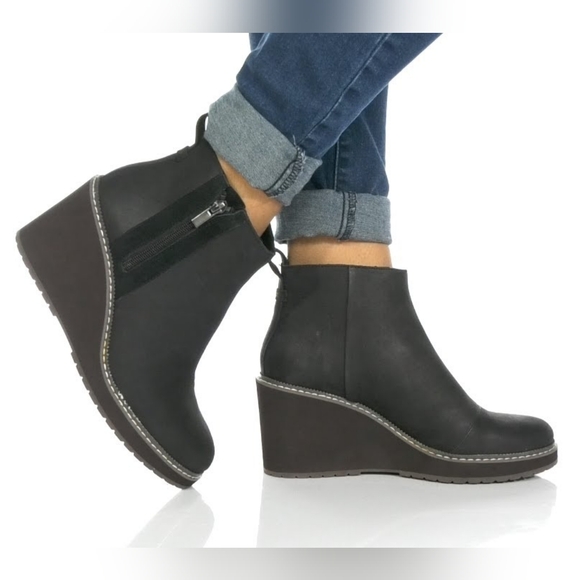 Toms Shoes - NWT Toms Raven Boots